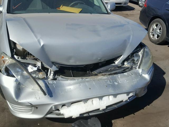 4T1BE32K16U704554 - 2006 TOYOTA CAMRY LE ვერცხლისფერი ფოტო 9