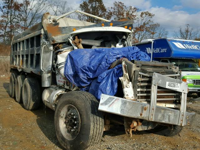 1M2P270C42M062813 - 2002 MACK 600 RD600 WHITE photo 1