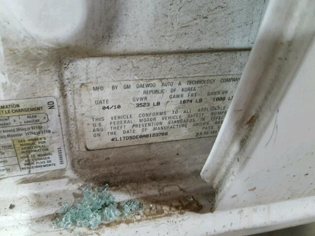 KL1TD5DE0AB123766 - 2010 CHEVROLET AVEO LS WHITE photo 10