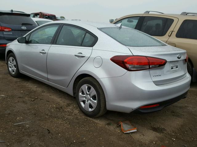 3KPFK4A76HE019243 - 2017 KIA FORTE LX SILVER photo 3