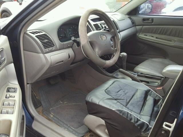 4T1BE32K32U549158 - 2002 TOYOTA CAMRY LE 蓝色 照片 9