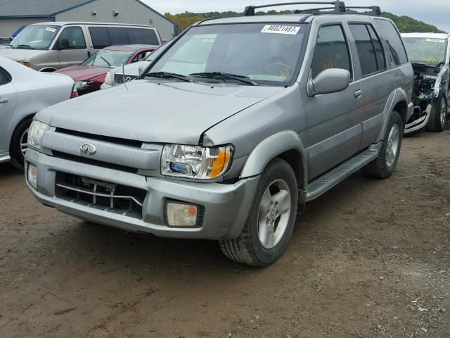 JNRDR07Y11W107804 - 2001 INFINITI QX4 SILVER photo 2