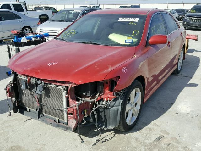 4T1BF3EK4AU114740 - 2010 TOYOTA CAMRY BASE RED photo 2