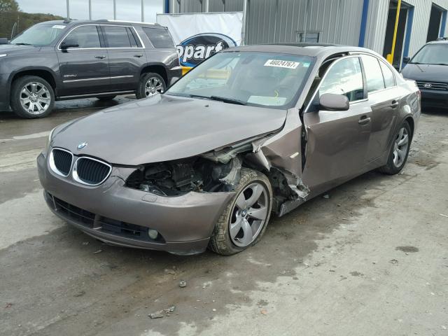 WBANA53535B859051 - 2005 BMW 525 I BROWN photo 2