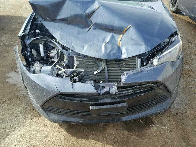 2T1BPRHE6HC781441 - 2017 TOYOTA COROLLA LE 蓝色 照片 7