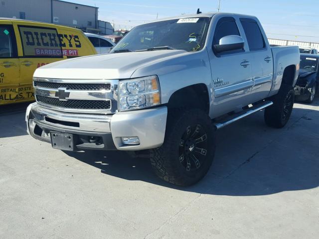 3GCPCSE01BG404644 - 2011 CHEVROLET SILVERADO SILVER photo 2