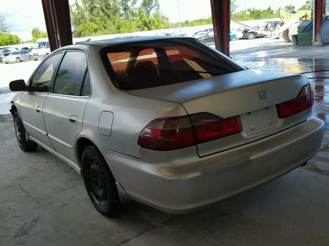 1HGCG5643XA068735 - 1999 HONDA ACCORD LX GRAY photo 3