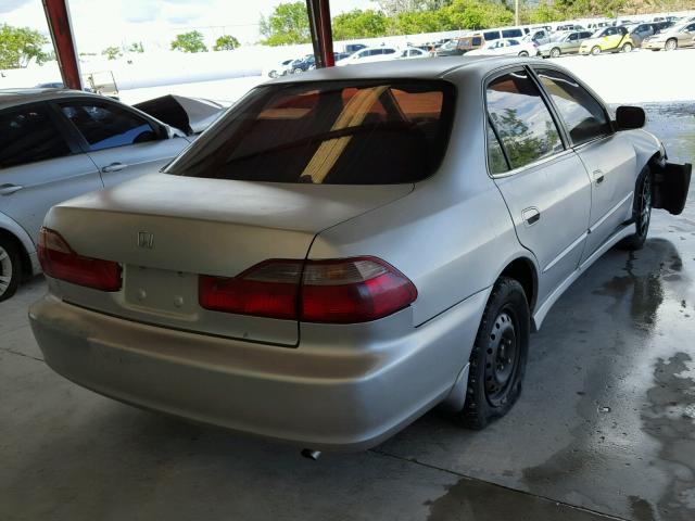 1HGCG5643XA068735 - 1999 HONDA ACCORD LX GRAY photo 4