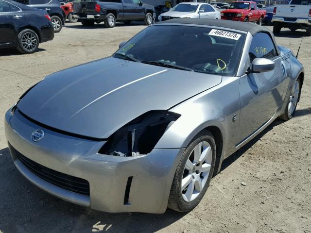 JN1AZ36A15M750277 - 2005 NISSAN 350Z ROADS GRAY photo 2