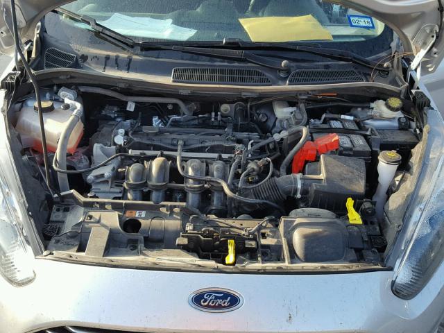 3FADP4BJ0GM159382 - 2016 FORD FIESTA SE SILVER photo 7