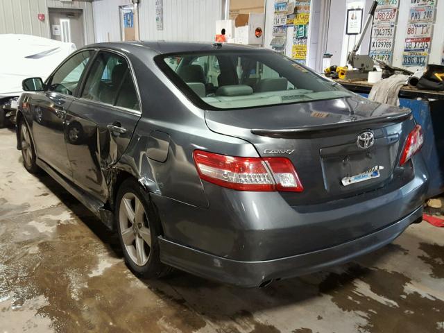 4T1BF3EK5BU187567 - 2011 TOYOTA CAMRY GRAY photo 3