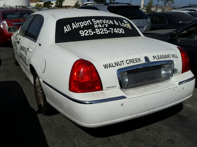 1LNHM82W45Y663311 - 2005 LINCOLN TOWN CAR S WHITE photo 3