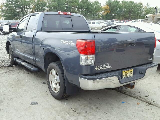 5TFUY5F18AX102291 - 2010 TOYOTA TUNDRA DOU GRAY photo 3