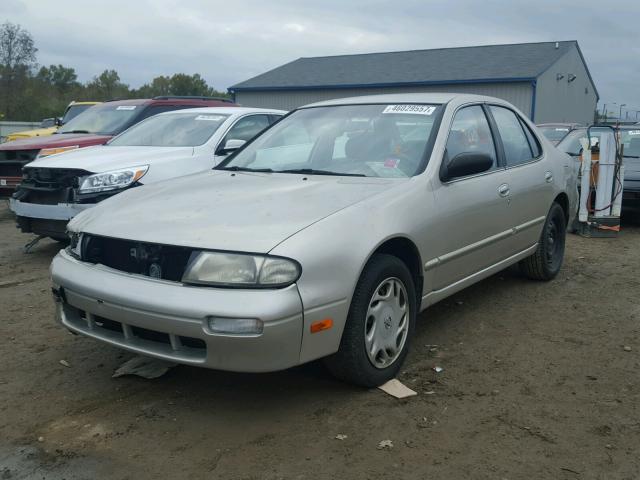 1N4BU31D6TC177211 - 1996 NISSAN ALTIMA XE SILVER photo 2