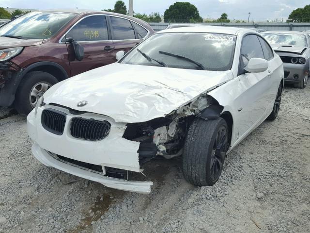 WBAKE5C57BE432120 - 2011 BMW 328 I SULE WHITE photo 2