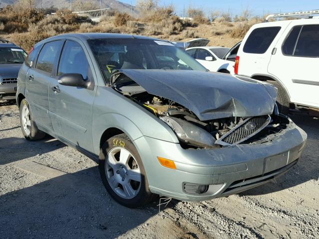 3FAFP37N85R135538 - 2005 FORD FOCUS ZX5 GREEN photo 1