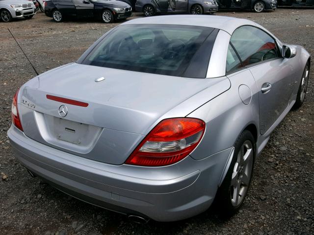 WDBWK54F76F075797 - 2006 MERCEDES-BENZ SLK 280 SILVER photo 4