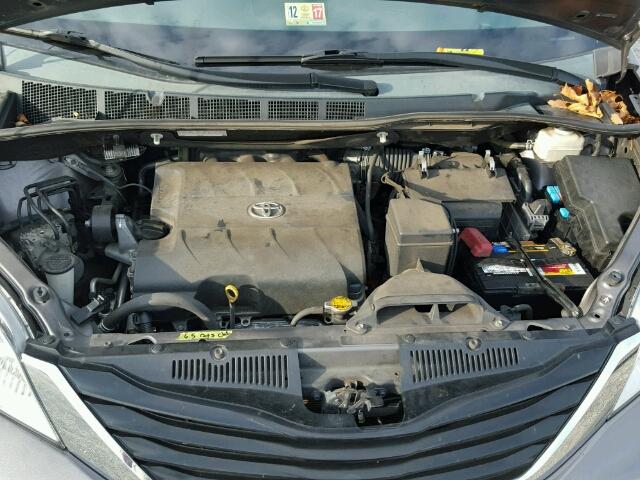 5TDKK3DC0DS310127 - 2013 TOYOTA SIENNA LE GRAY photo 7