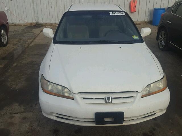 1HGCG66542A172867 - 2002 HONDA ACCORD LX WHITE photo 9