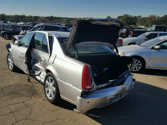 1G6KD57Y98U101311 - 2008 CADILLAC DTS SILVER photo 3