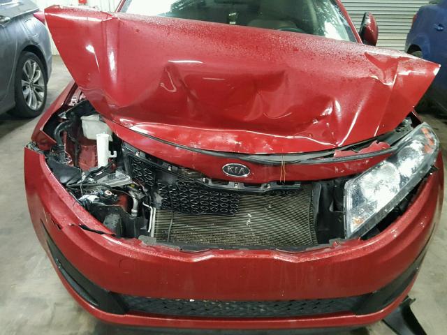 KNAGM4A75B5176471 - 2011 KIA OPTIMA LX RED photo 7