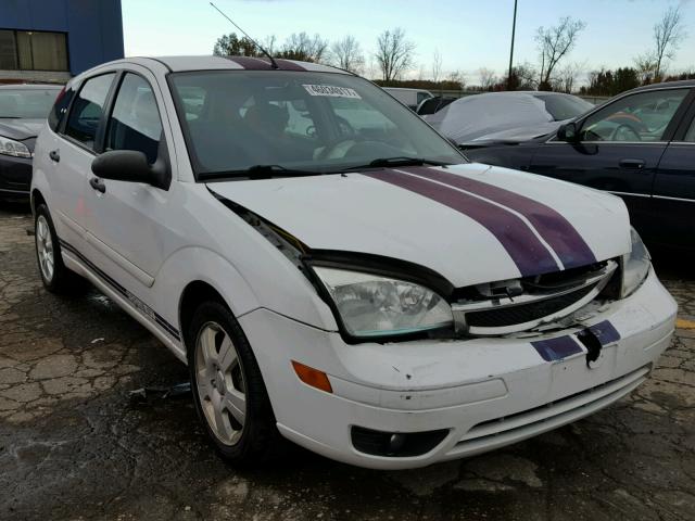 1FAHP37N37W278065 - 2007 FORD FOCUS WHITE photo 1