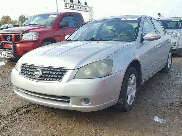 1N4AL11DX5N439600 - 2005 NISSAN ALTIMA S SILVER photo 2