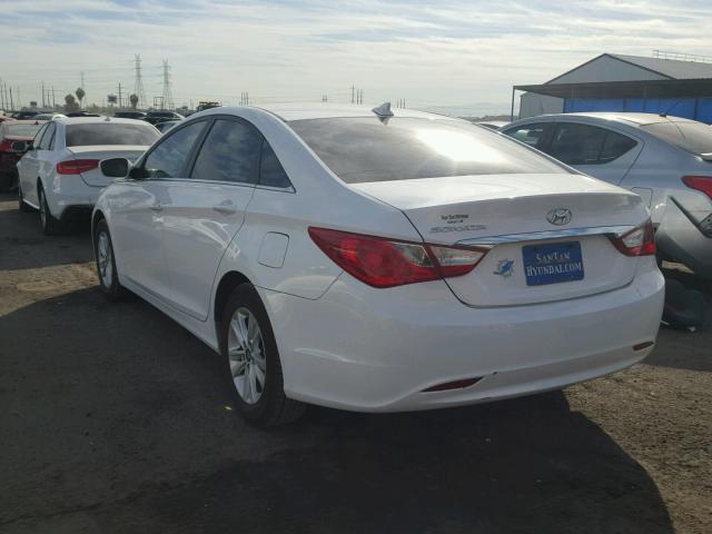 5NPEB4AC9DH717540 - 2013 HYUNDAI SONATA GLS WHITE photo 3