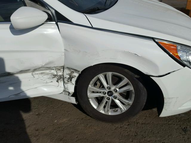 5NPEB4AC9DH717540 - 2013 HYUNDAI SONATA GLS WHITE photo 9