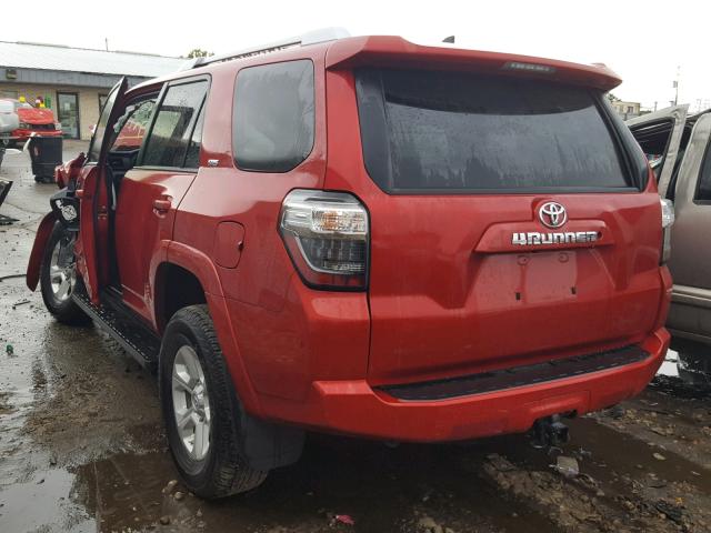 JTEBU5JR9H5433155 - 2017 TOYOTA 4RUNNER SR RED photo 3