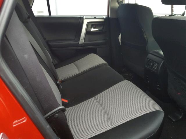 JTEBU5JR9H5433155 - 2017 TOYOTA 4RUNNER SR RED photo 6