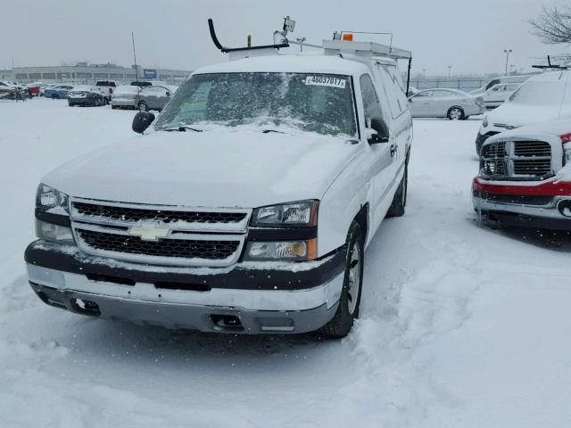 1GCEC14X77Z148842 - 2007 CHEVROLET SILVERADO WHITE photo 2