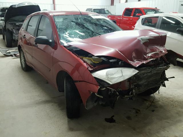 3FAFP37344R104963 - 2004 FORD FOCUS ZX5 RED photo 1