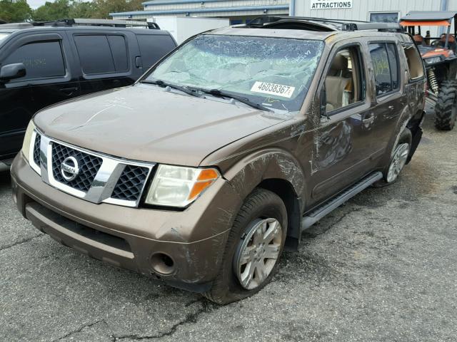 5N1AR18U35C765647 - 2005 NISSAN PATHFINDER BROWN photo 2