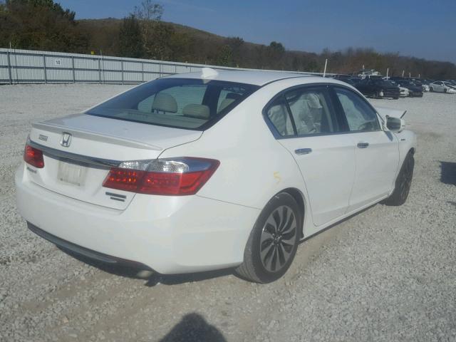 1HGCR6F73FA013307 - 2015 HONDA ACCORD HYB WHITE photo 4