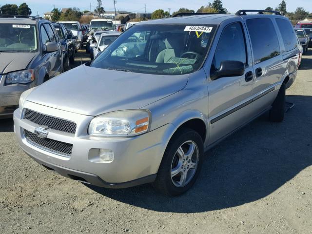 1GNDV23178D199000 - 2008 CHEVROLET UPLANDER L SILVER photo 2