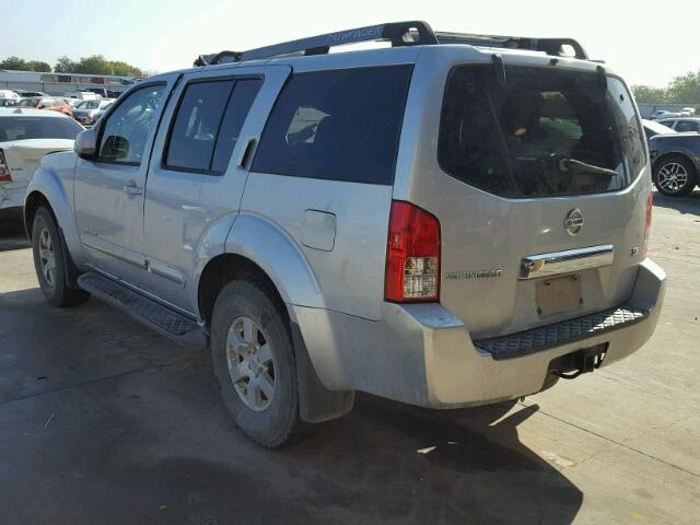 5N1AR18UX5C714243 - 2005 NISSAN PATHFINDER SILVER photo 3