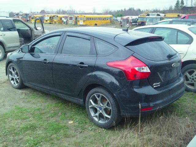 1FADP3K2XDL206840 - 2013 FORD FOCUS SE BLACK photo 3