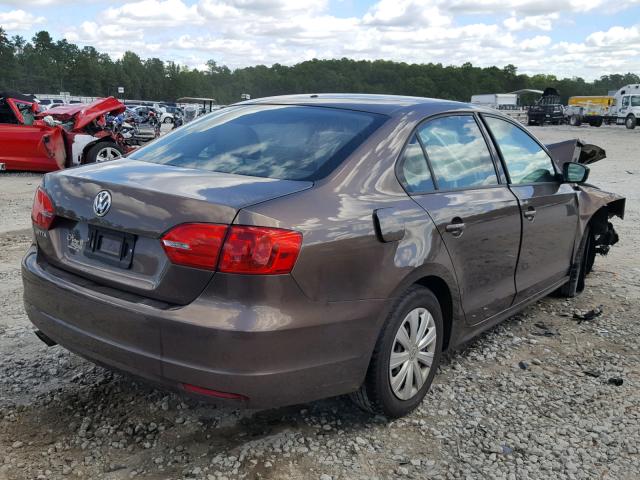 3VW2K7AJ3EM336228 - 2014 VOLKSWAGEN JETTA BASE BROWN photo 4