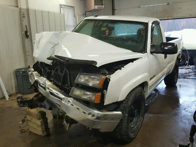 1GCHK24U14E239510 - 2004 CHEVROLET SILVERADO WHITE photo 2