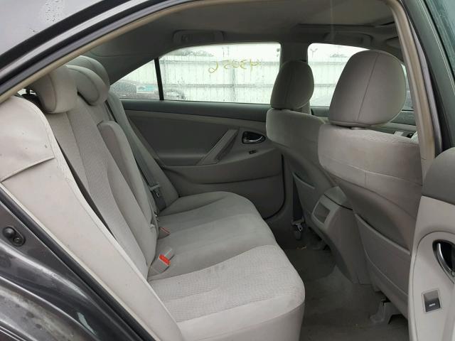 4T4BF3EK0BR185764 - 2011 TOYOTA CAMRY BASE 灰色 照片 6