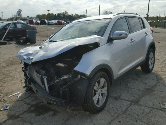 KNDPB3A22D7458811 - 2013 KIA SPORTAGE B SILVER photo 2