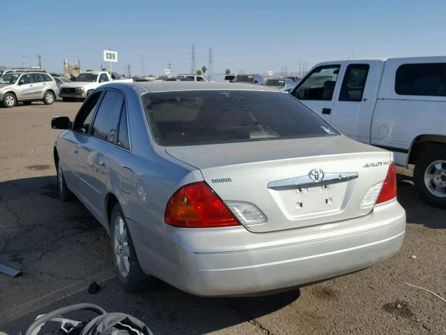 4T1BF28B8YU078244 - 2000 TOYOTA AVALON XL SILVER photo 3