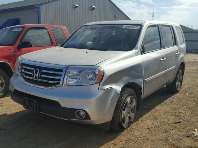 5FNYF4H79CB017492 - 2012 HONDA PILOT EXLN SILVER photo 2