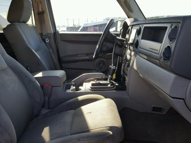 1J8HG48K67C598009 - 2007 JEEP COMMANDER SILVER photo 5