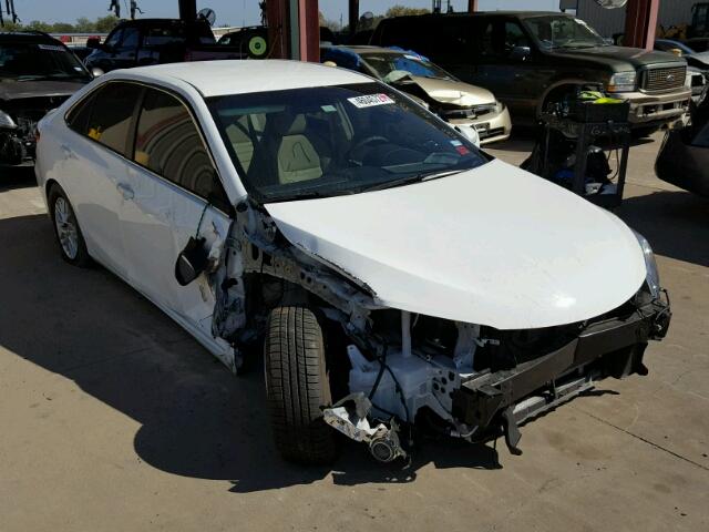 4T4BF1FK2GR531016 - 2016 TOYOTA CAMRY LE WHITE photo 1