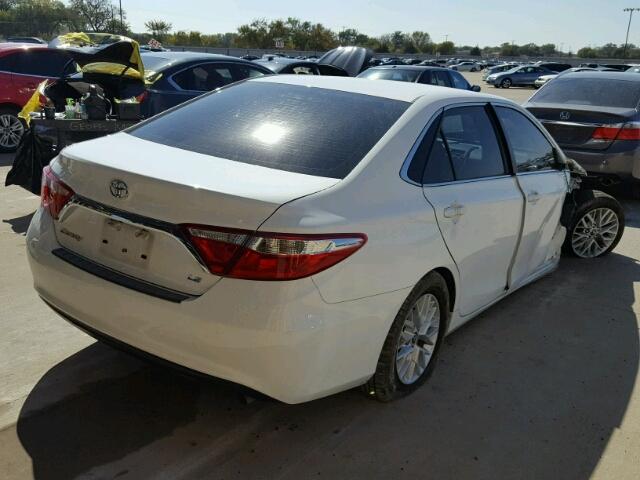 4T4BF1FK2GR531016 - 2016 TOYOTA CAMRY LE 白色 照片 4