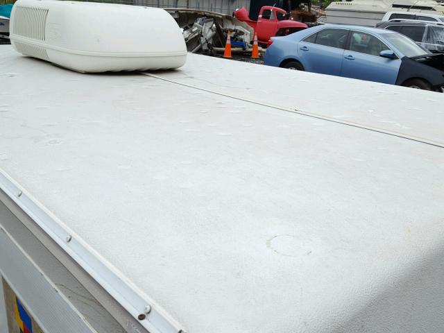 4CE692G1227215619 - 2002 COLE TAOS 白色 照片 9