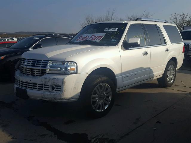 5LMJJ2H55BEJ00378 - 2011 LINCOLN NAVIGATOR WHITE photo 2