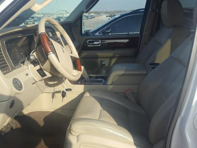 5LMJJ2H55BEJ00378 - 2011 LINCOLN NAVIGATOR 白色 照片 5